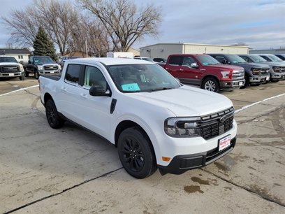 New 2024 Ford Maverick Lariat w/ Black Appearance Package