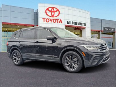 Used 2022 Volkswagen Tiguan SE w/ Panoramic Sunroof Package