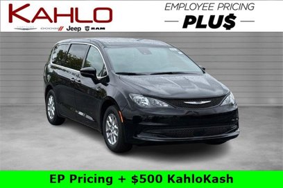 New 2025 Chrysler Voyager LX