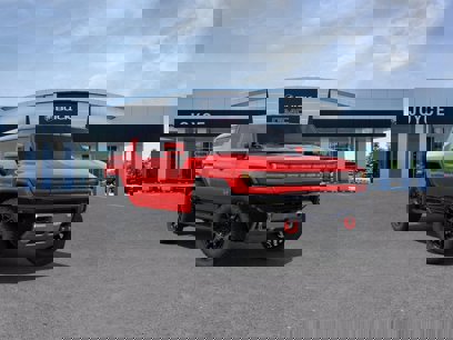 New 2025 GMC Hummer EV 2X w/ LPO, Sport Package
