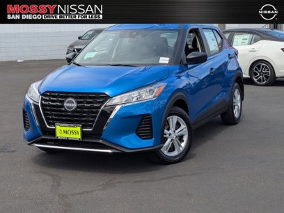 New 2025 Nissan Kicks Play S