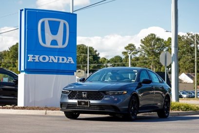 New 2025 Honda Accord SE
