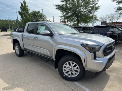 New 2025 Toyota Tacoma SR5