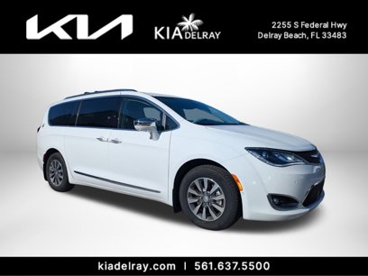 Used 2020 Chrysler Pacifica Limited w/ Advanced Safetytec Group