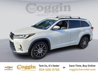 Used 2017 Toyota Highlander SE
