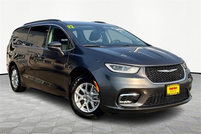 Used 2022 Chrysler Pacifica Touring-L