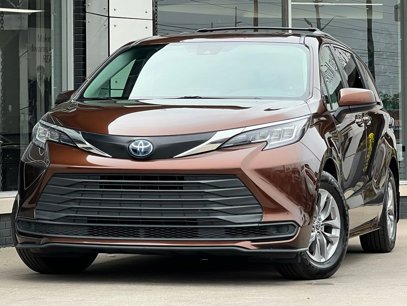 Used 2022 Toyota Sienna LE