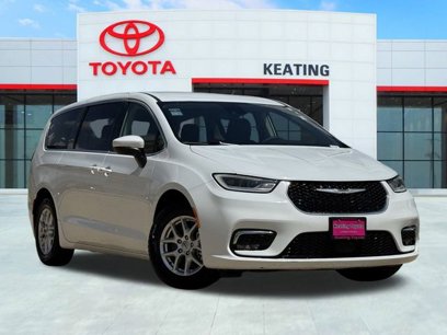 Used 2023 Chrysler Pacifica Touring-L
