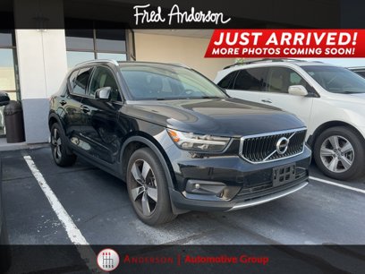 Used 2021 Volvo XC40 T4 Momentum w/ Premium Package