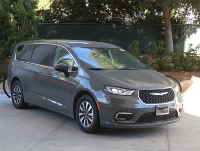New 2023 Chrysler Pacifica Touring-L