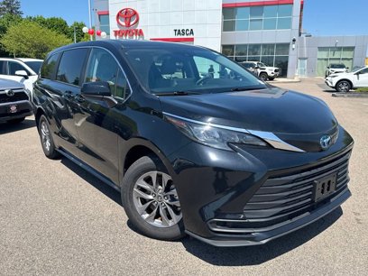 Used 2024 Toyota Sienna LE