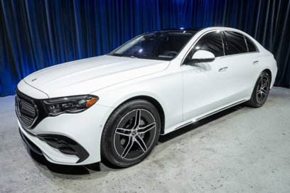 New 2025 Mercedes-Benz E 350 4MATIC Sedan