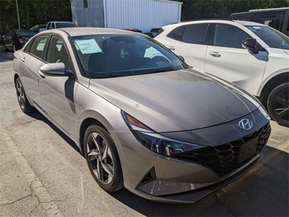 Used 2023 Hyundai Elantra SEL w/ Convenience Package