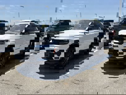 New 2025 Jeep Grand Cherokee Altitude