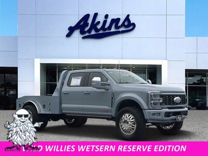 New 2025 Ford F450 Platinum w/ FX4 Off-Road Package