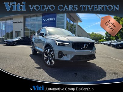 Used 2025 Volvo XC40 B5 Plus w/ Protection Package Premier