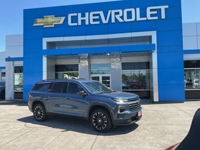 New 2025 Chevrolet Traverse LT w/ Sun and Wheel Package