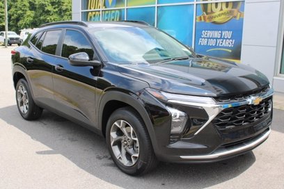 New 2025 Chevrolet Trax LT w/ Driver Confidence Package