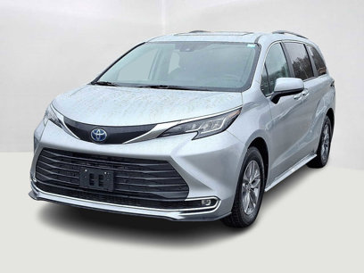Certified 2023 Toyota Sienna XLE
