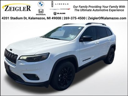 Used 2023 Jeep Cherokee Altitude Lux