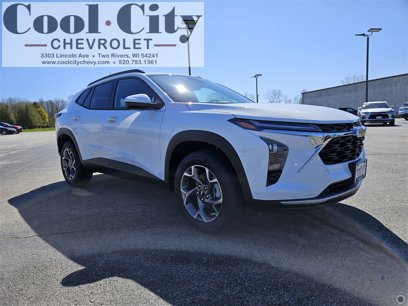 New 2025 Chevrolet Trax LT w/ Sunroof Package