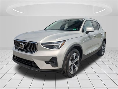 Used 2025 Volvo XC40 B5 Plus