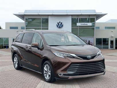 Used 2023 Toyota Sienna Limited