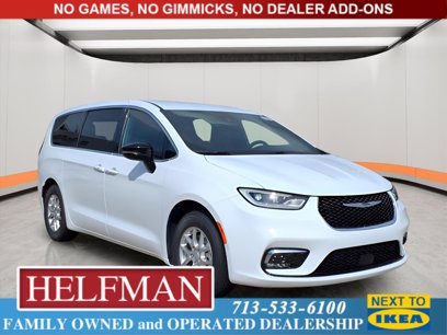 New 2025 Chrysler Pacifica Select
