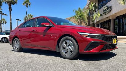 Certified 2025 Hyundai Elantra SE