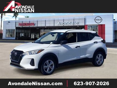 New 2025 Nissan Kicks Play S