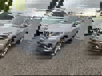 Used 2019 Jeep Cherokee Latitude w/ Popular Appearance Group