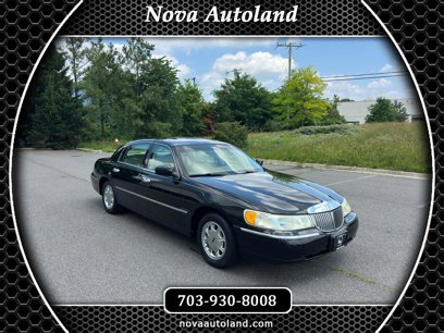 Used 2001 Lincoln Town Car Signature