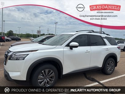 New 2025 Nissan Pathfinder SV w/ SV Premium Package