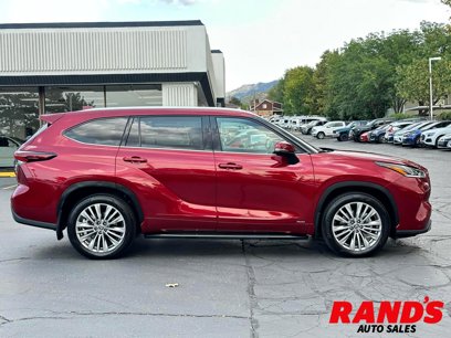 Used 2024 Toyota Highlander Platinum