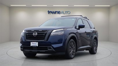 Used 2022 Nissan Pathfinder SV w/ SV Black Package