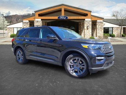 New 2024 Ford Explorer XLT w/ Equipment Group 202A