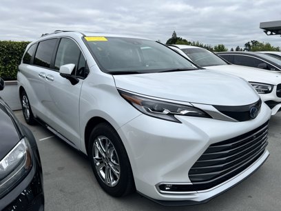 Used 2022 Toyota Sienna Platinum