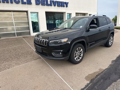 Used 2019 Jeep Cherokee Latitude Plus w/ Comfort/Convenience Group