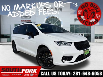 New 2024 Chrysler Pacifica Touring-L w/ S Appearance Package