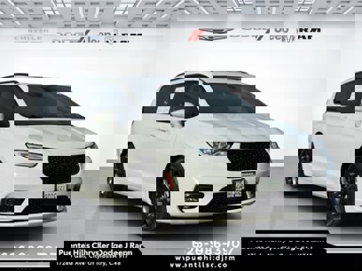 Used 2022 Chrysler Pacifica Touring-L w/ S Appearance Package