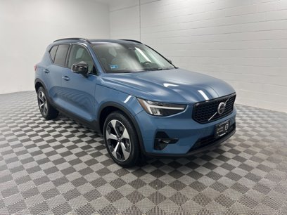 Used 2023 Volvo XC40 B5 Plus w/ Driver Assist Package
