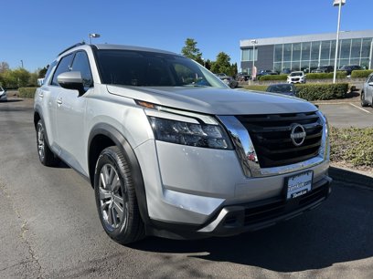 Used 2024 Nissan Pathfinder SV