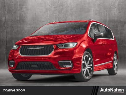 New 2025 Chrysler Pacifica Select