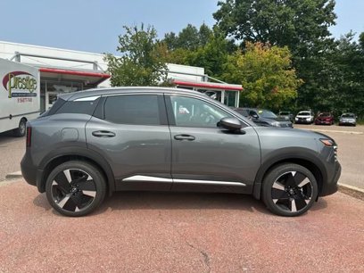New 2025 Nissan Kicks SR