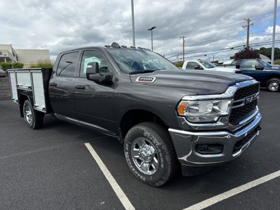 New 2023 RAM 2500 Tradesman w/ Chrome Appearance Group