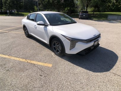 New 2025 Kia K4 LXS