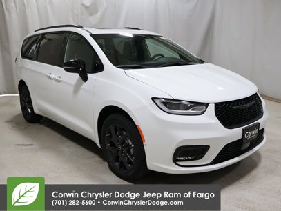 New 2025 Chrysler Pacifica Limited