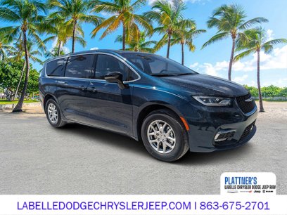 New 2025 Chrysler Pacifica Select