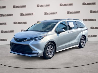 Certified 2022 Toyota Sienna XLE
