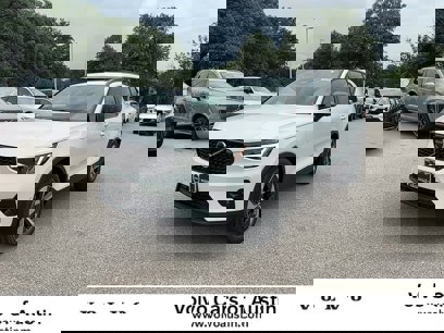 New 2025 Volvo XC40 B5 Plus w/ Protection Package Premier